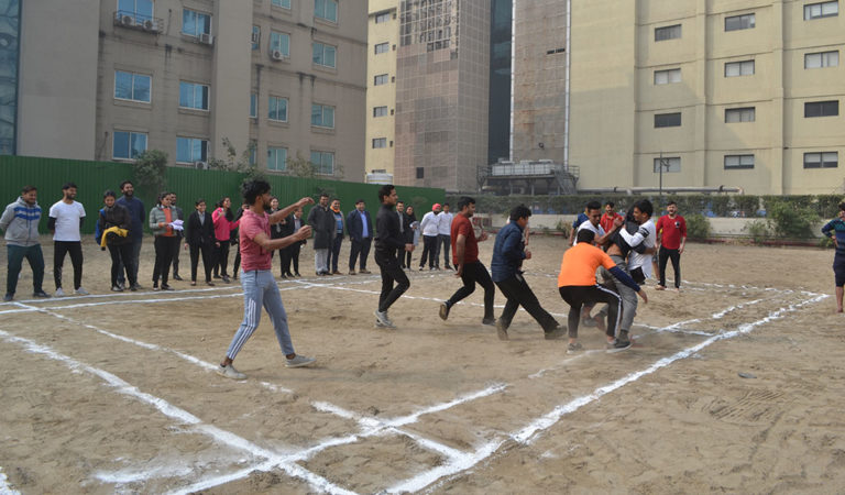 Read more about the article ABS’s Sports Club, ATHLEEMA organizes Kabaddi & Tug-O-War Competitions for PGDM Students