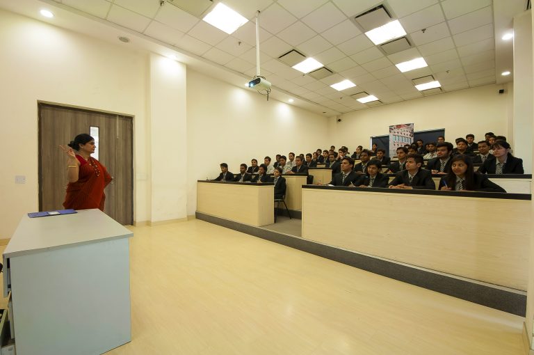 Read more about the article ABS PGDM – Curriculum and Pedagogy