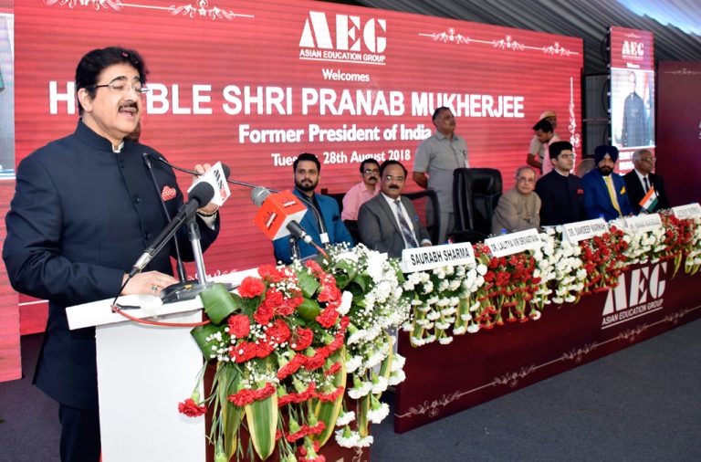 Read more about the article Sh. Pranab Mukherjee at Asian Education Group – Address by Dr. Sandeep Marwah